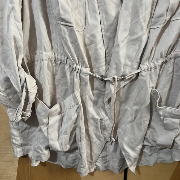 Torrid Womens Blouse Plus 2X Double Extra Large Beige Stone Rayon Twill New - Picture 3 of 8